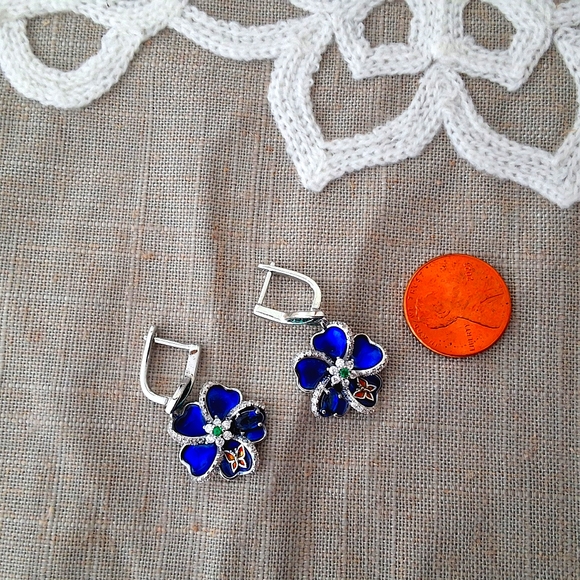 💥SALE💥Butterfly Flower NEW Dangle Earrings - Picture 2 of 5